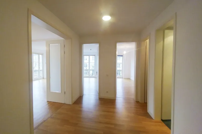 Befristet bis Anfang 2030 zu vermieten: Großzügige 5-Zimmer-Wohnung in Wilmersdorf — photo 1